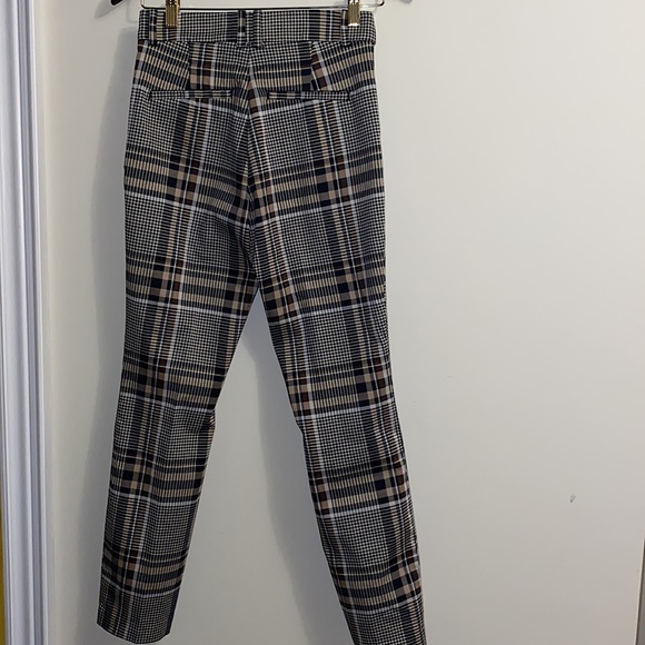 H&M’s fashioned plaid pant As NEW - Picture 2 of 3